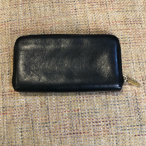 TORY BURCH Black Tumble Leather Full Zip Around Wallet - Picture 8 of 14